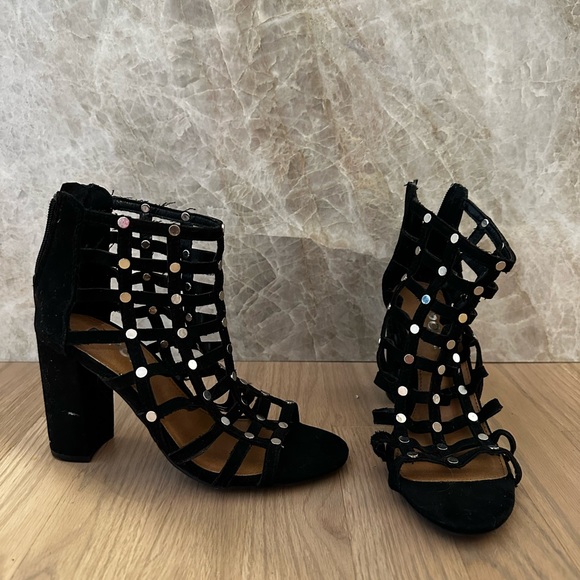 Gladiator/ cage sandals - Picture 3 of 4